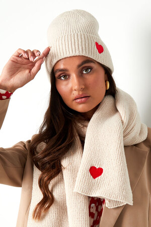 Hat with heart detail - off white h5 Picture2